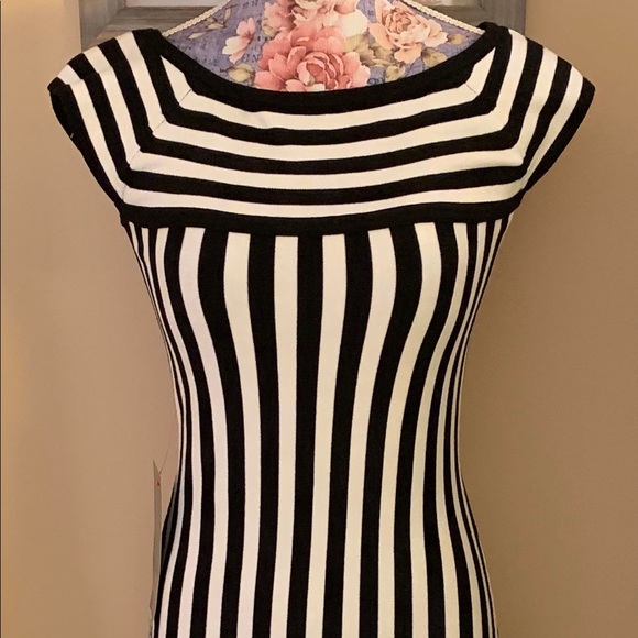 BEBE NWT Black & white striped stretchy mini dress - Picture 4 of 7